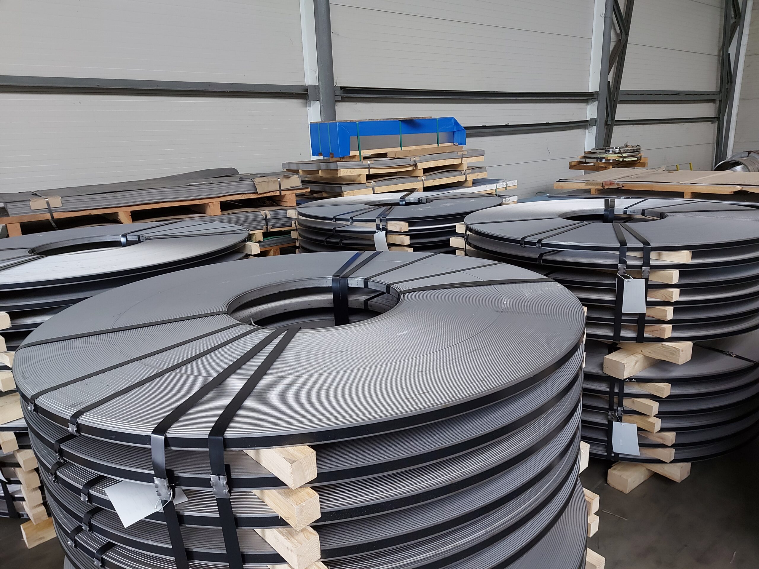 RollSteel - hurtownia stali nierdzewnej | Taśma stalowa, nierdzewna, sprężynowa RollSteel - hurtownia stali nierdzewnej | Taśma stalowa, nierdzewna, sprężynowa