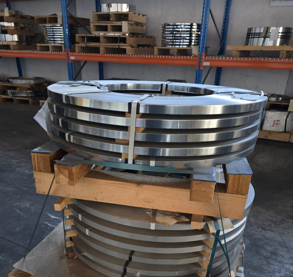 RollSteel - hurtownia stali nierdzewnej | Taśma montażowa nierdzewna