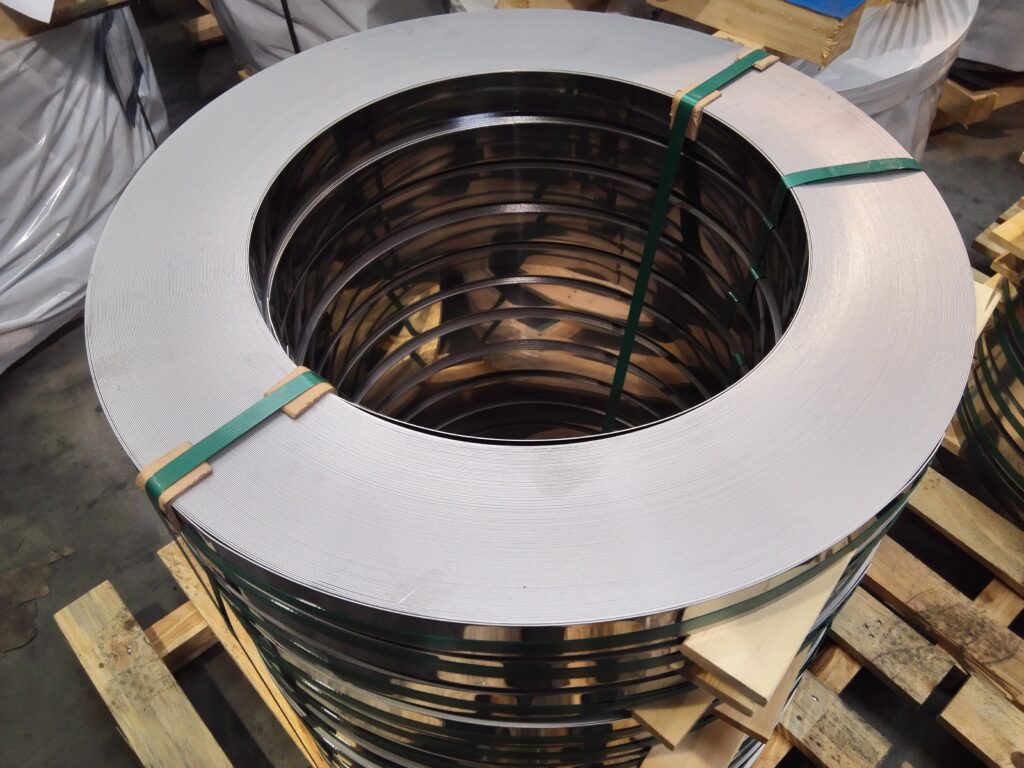 RollSteel - hurtownia stali nierdzewnej | Taśma sprężynowa nierdzewna RollSteel - hurtownia stali nierdzewnej | Taśma sprężynowa nierdzewna